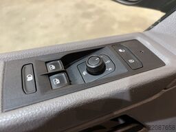 Volkswagen Transporter 2.0 TDI L1H1 150 PK Automaat / Airc...