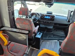 MERCEDES-BENZ 30 Sitzer Schul- Transferbus 519 Vorlauffahrzeug