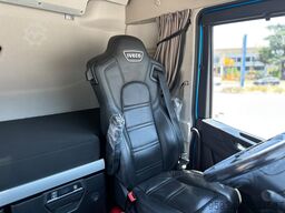 Iveco S-WAY 570