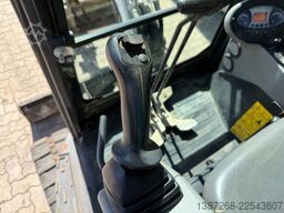 BOBCAT E26 / 2021 BJ / 2 x Löffel / 2.187