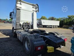 IVECO 490 S-Way mit kleinem Unfallschaden, Retarder