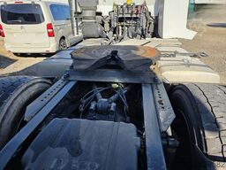 IVECO 490 S-Way mit kleinem Unfallschaden, Retarder