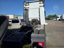IVECO 490 S-Way mit kleinem Unfallschaden, Retarder