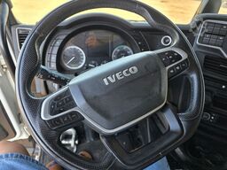 IVECO 490 S-Way mit kleinem Unfallschaden, Retarder