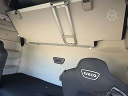 IVECO 490 S-Way mit kleinem Unfallschaden, Retarder