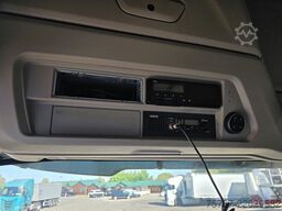 IVECO 490 S-Way mit kleinem Unfallschaden, Retarder
