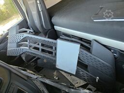 IVECO 490 S-Way mit kleinem Unfallschaden, Retarder