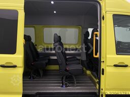 VW Crafter 35 Aut. *Rollstuhl-Rampe* 8-Sitze (5615)
