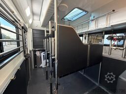  STX Trailer  4 Pferde Wohnung, Dusche, Neu
