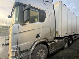 Scania R590 6x2 Tractor Unit with Walking Floor Hydraulic