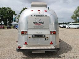 Airstream Land Yacht Sovereign Catering + Foodtrailer