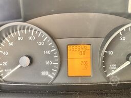 Mercedes-Benz Foodtruck, Imbisswagen, Food Truck mit neuer Küche und Ausstattung