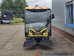 Johnston Bucher Johnston Sweeper CX202 mit EURO 6 Klima