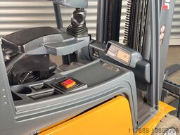 Jungheinrich EFG 218 - Service Neu - Batterie 95% - Triplex 1.8t