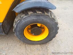 JCB 525.60