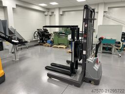 Toppy Octabin Mobile Pile Turner