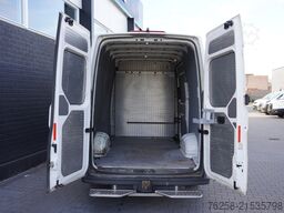 VW Crafter 2.0 TDI 140PK L3H3 EURO 6 - Airco - Cru...
