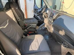 IVECO Daily Koffer mit Ladebordwand
