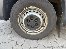 IVECO Daily Koffer mit Ladebordwand