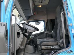 MERCEDES-BENZ 823 Atego 4x2, Schlafliege, Schiebeplane, Klima