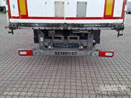 Schmitz Cargobull Curtainsider Standard Staplerhalterung Getränke