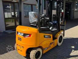 UN Forklift V Serie 2.5T