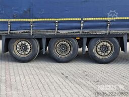 Schmitz Cargobull Curtainsider Mega