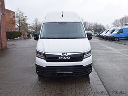 MAN TGE  Kasten 3.140 extralang Superhochdach LED