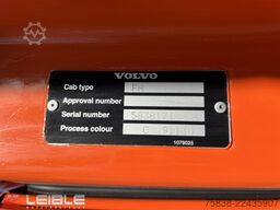 VOLVO FH500 8x4*Dreiseitenkipper*Bordmatik*VEB*Liege