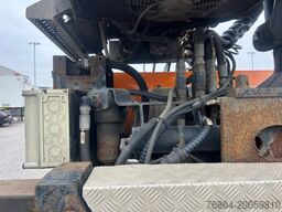 PLATEAU-WECHSELPRITSCHE MIT LOGLIFT 140S INKL. ROTATOR UND GREIFER