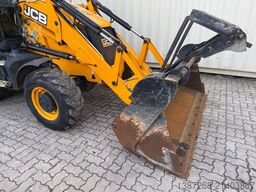 JCB 3CX Plus / 2022 BJ / 3.633 H / 81 KW