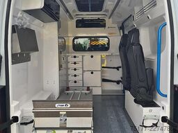 Renault Master ambulance