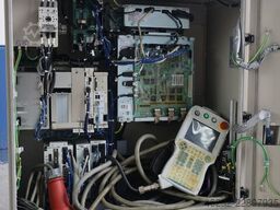 Yaskawa Motoman HP20D mit DX100
