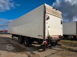 SCHMITZ CARGOBULL City Tiefkühler, 2. Achs drehbar, 3 to Ladebordw
