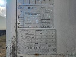 SCHMITZ CARGOBULL City Tiefkühler, 2. Achs drehbar, 3 to Ladebordw