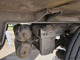 SCHMITZ CARGOBULL City Tiefkühler, 2. Achs drehbar, 3 to Ladebordw