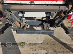 SCHMITZ CARGOBULL City Tiefkühler, 2. Achs drehbar, 3 to Ladebordw