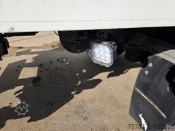 SCHMITZ CARGOBULL City Tiefkühler, 2. Achs drehbar, 3 to Ladebordw