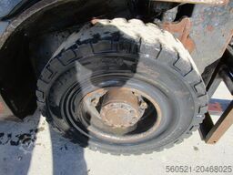 Toyota 8FDF20 - Triplex-Freihub 4,70m + Seitenschieber