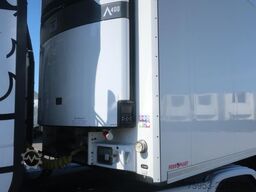 Schmitz Cargobull SKO 24 Doppelstock Thermo King Pharma Ladebordwand