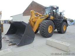 Komatsu WA500-8