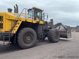 Komatsu WA600-8E0