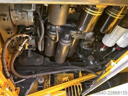 Komatsu WA600-8E0