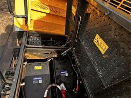 Komatsu WA600-8E0