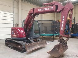 New Holland Kobelco E70 - 8 TON