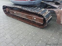 New Holland Kobelco E70 - 8 TON