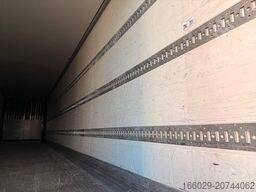 KRONE SZ - Mega Koffer mit Rampenhalterung