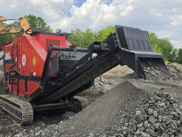 Red Rhino 7000 jaw crusher