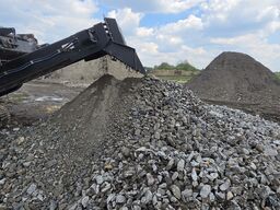 Red Rhino 7000 jaw crusher