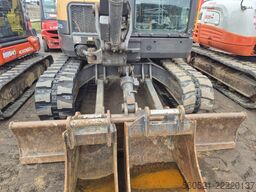 Volvo ECR88D - Powertilt + hydr. Schnellwechsler + 3 Löf